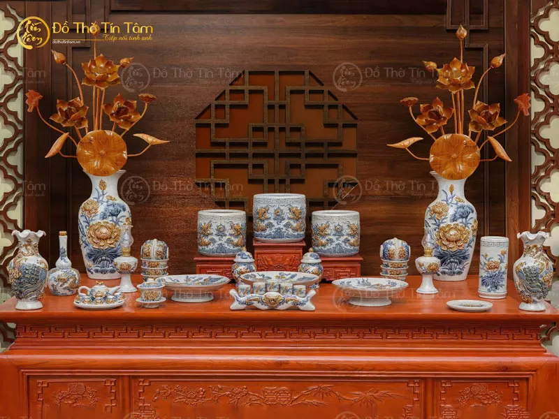 Bộ đồ thờ Bát Tràng gia tiên men rạn đắp nổi