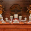 Bộ đồ thờ gia tiên men rạn vẽ vàng