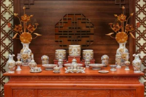 Bộ đồ thờ gia tiên men rạn vẽ vàng