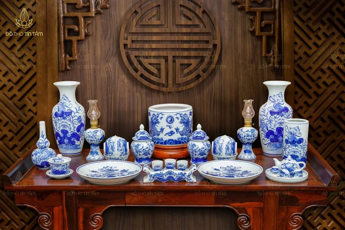 Bộ đồ thờ gian tiên men lam Bát Tràng