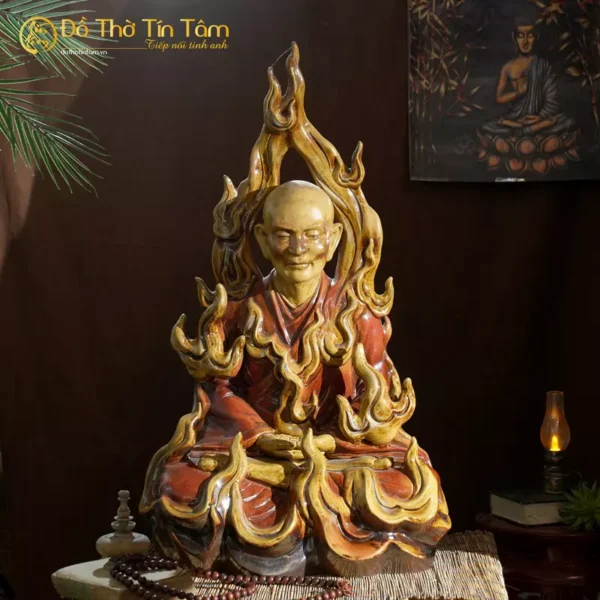 Tượng Bồ tát Thích Quảng Đức gốm Bát Tràng màu đỏ