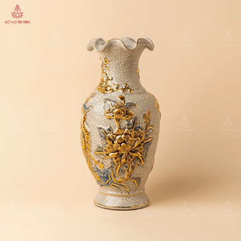 Lọ hoa miệng lượn men rạn vẽ vàng họa tiết công đào