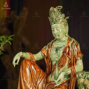 Tượng Bồ Tát Quán Tự Tại Men Hoàng Thổ Gấm
