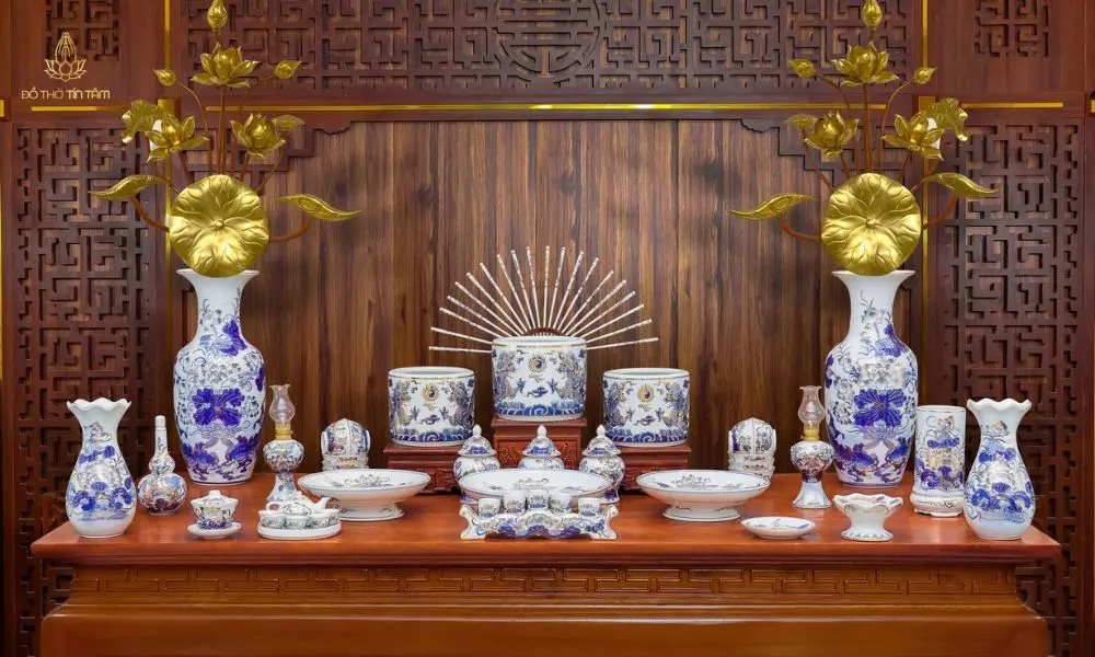 Bộ đồ thờ gia tiên men lam họa tiết rồng