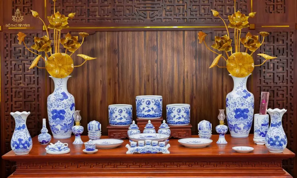 Bộ đồ thờ gia tiên men lam họa tiết rồng
